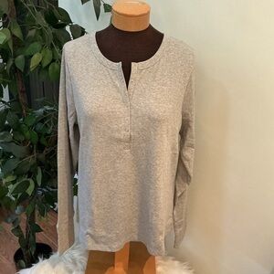 SO slim fit long sleeve pull over Henley gray Woman’s juniors 2X